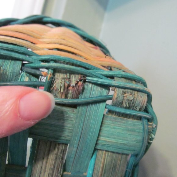 Vintage NWT 80s Dudley's Basket ~ Rattan Woven Wicker w/ Handle ~ Green & Pink - Picture 13 of 14